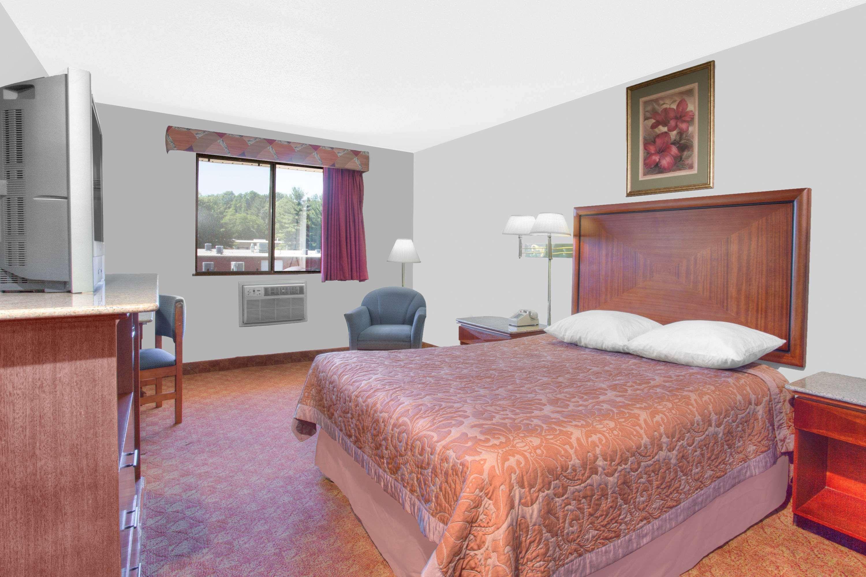 Super 8 By Wyndham Charlottesville Exterior foto